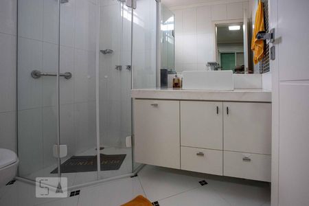 Casa à venda com 320m², 4 quartos e 4 vagas Casa à venda com 320m², 4 quartos e 4 vagasBanheiro 4 Suite 3