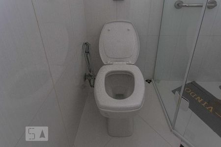 Casa à venda com 320m², 4 quartos e 4 vagas Casa à venda com 320m², 4 quartos e 4 vagasBanheiro 4 Suite 3