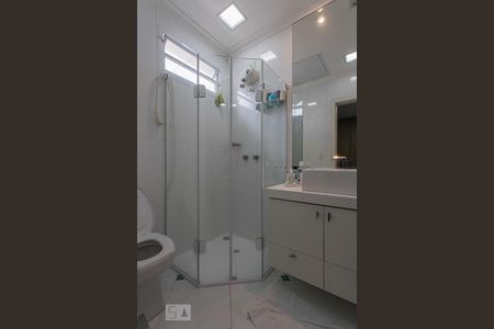 Casa à venda com 320m², 4 quartos e 4 vagas Casa à venda com 320m², 4 quartos e 4 vagasBanheiro 2 Suíte 2