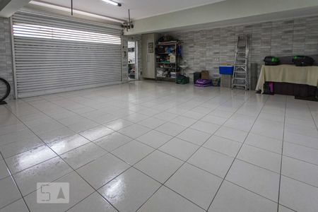 Casa à venda com 320m², 4 quartos e 4 vagas Casa à venda com 320m², 4 quartos e 4 vagasGaragem