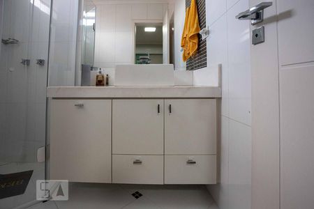 Casa à venda com 320m², 4 quartos e 4 vagas Casa à venda com 320m², 4 quartos e 4 vagasBanheiro 4 Suite 3