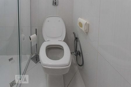 Casa à venda com 320m², 4 quartos e 4 vagas Casa à venda com 320m², 4 quartos e 4 vagasBanheiro 1 Suite 1