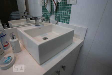 Casa à venda com 320m², 4 quartos e 4 vagas Casa à venda com 320m², 4 quartos e 4 vagasBanheiro 2 Suíte 2