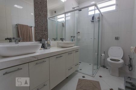 Casa à venda com 320m², 4 quartos e 4 vagas Casa à venda com 320m², 4 quartos e 4 vagasBanheiro 1 Suite 1