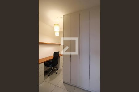 Apartamento à venda com 90m², 4 quartos e 1 vagaQuarto 2