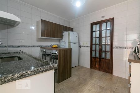 Casa à venda com 120m², 2 quartos e 2 vagas Casa à venda com 120m², 2 quartos e 2 vagasCozinha