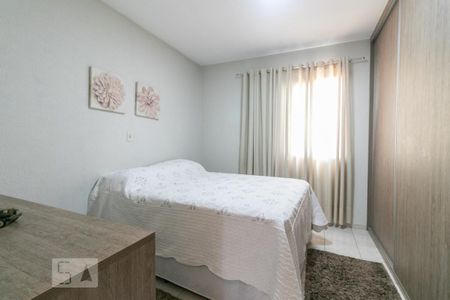 Casa à venda com 120m², 2 quartos e 2 vagas Casa à venda com 120m², 2 quartos e 2 vagasSuíte