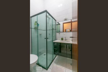 Casa à venda com 120m², 2 quartos e 2 vagas Casa à venda com 120m², 2 quartos e 2 vagasBanheiro da Suíte