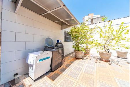 Casa à venda com 215m², 3 quartos e 7 vagasÁrea de Serviço