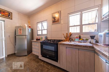 Casa à venda com 215m², 3 quartos e 7 vagasCozinha