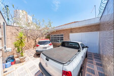 Casa à venda com 215m², 3 quartos e 7 vagasGaragem e Fachada