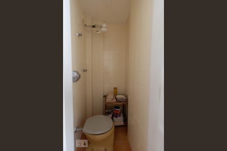Apartamento para alugar com 93m², 2 quartos e sem vaga Apartamento para alugar com 93m², 2 quartos e sem vagaBanheiro de Serviço