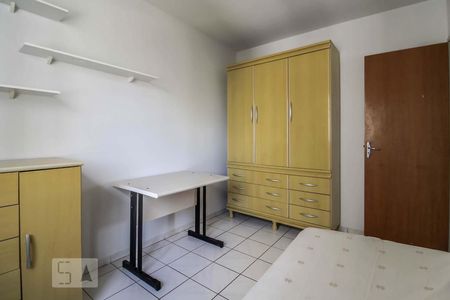 Quarto 2 de apartamento para alugar com 2 quartos, 57m² em Residencial Eldorado, Goiânia