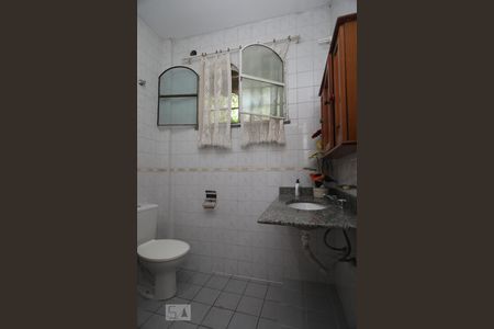 Casa para alugar com 486m², 5 quartos e 3 vagas Casa para alugar com 486m², 5 quartos e 3 vagasBanheiro Social
