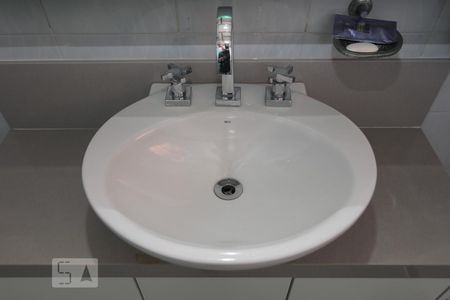 Casa para alugar com 486m², 5 quartos e 3 vagas Casa para alugar com 486m², 5 quartos e 3 vagasBanheiro da Suíte 1