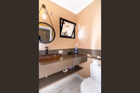 Casa à venda com 700m², 3 quartos e 6 vagas Casa à venda com 700m², 3 quartos e 6 vagasBanheiro da Suíte 2