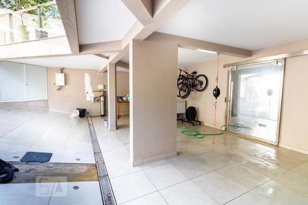 Casa à venda com 700m², 3 quartos e 6 vagas Casa à venda com 700m², 3 quartos e 6 vagasGaragem