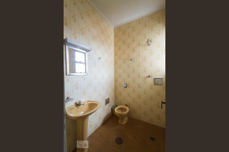 Casa à venda com 180m², 3 quartos e 6 vagasBanheiro