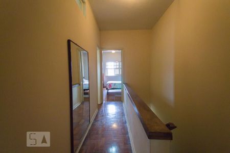 Casa à venda com 180m², 3 quartos e 6 vagasCorredor