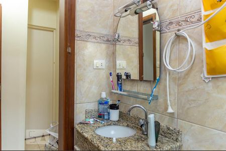 Casa à venda com 220m², 3 quartos e 2 vagas Casa à venda com 220m², 3 quartos e 2 vagasBanheiro