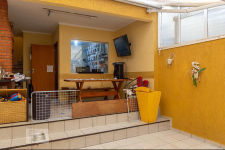 Casa à venda com 220m², 3 quartos e 2 vagas Casa à venda com 220m², 3 quartos e 2 vagasChurrasqueira