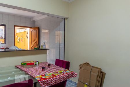 Casa à venda com 220m², 3 quartos e 2 vagas Casa à venda com 220m², 3 quartos e 2 vagasCozinha