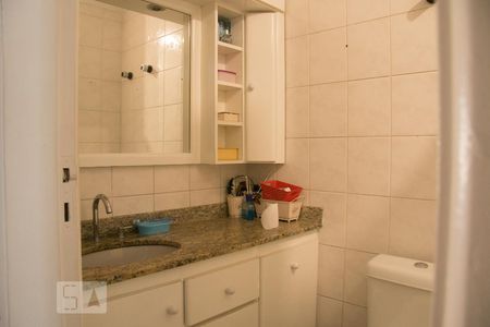 Apartamento à venda com 70m², 3 quartos e 2 vagas Apartamento à venda com 70m², 3 quartos e 2 vagasBanheiro suite