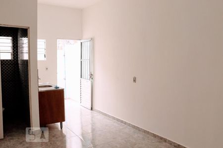 Kitnet de casa para alugar com 1 quarto, 18m² em Vila das Mercês, São Paulo