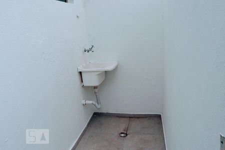 Kitnet de casa para alugar com 1 quarto, 18m² em Vila das Mercês, São Paulo