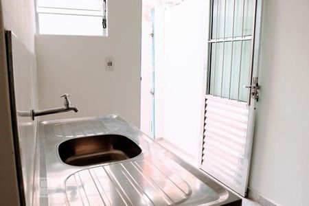 Kitnet de casa para alugar com 1 quarto, 18m² em Vila das Mercês, São Paulo