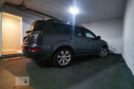 Casa de condomínio à venda com 146m², 3 quartos e 2 vagas Casa de condomínio à venda com 146m², 3 quartos e 2 vagasVagas