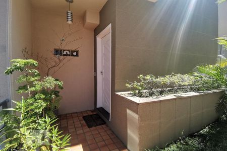 Casa de condomínio à venda com 146m², 3 quartos e 2 vagas Casa de condomínio à venda com 146m², 3 quartos e 2 vagasFachada