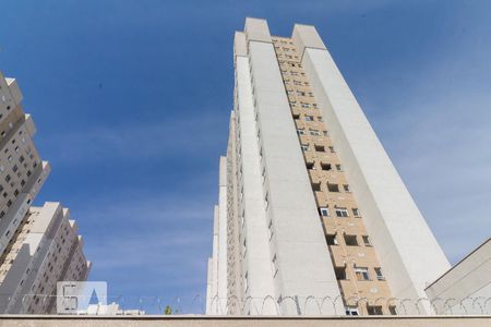 Apartamento para alugar com 47m², 2 quartos e 1 vaga Apartamento para alugar com 47m², 2 quartos e 1 vagaFachada