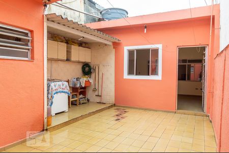 Casa à venda com 179m², 2 quartos e 2 vagas Casa à venda com 179m², 2 quartos e 2 vagasQuintal