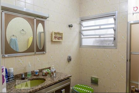 Casa à venda com 179m², 2 quartos e 2 vagas Casa à venda com 179m², 2 quartos e 2 vagasBanheiro