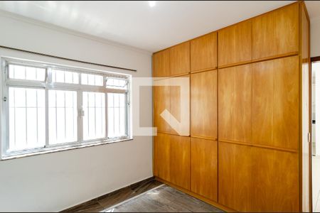 Casa à venda com 153m², 3 quartos e 2 vagas Casa à venda com 153m², 3 quartos e 2 vagasQuarto Casa 2