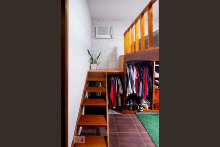 Casa à venda com 212m², 3 quartos e 4 vagas Casa à venda com 212m², 3 quartos e 4 vagasQuarto 2 - Suíte