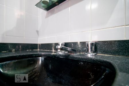 Casa à venda com 212m², 3 quartos e 4 vagas Casa à venda com 212m², 3 quartos e 4 vagasBanheiro Quarto 2 - Suíte