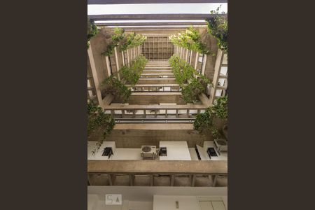 Apartamento para alugar com 48m², 1 quarto e 1 vaga Apartamento para alugar com 48m², 1 quarto e 1 vagaVista interna dos andares