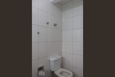 Casa à venda com 140m², 4 quartos e 2 vagasDetalhe banheiro 1