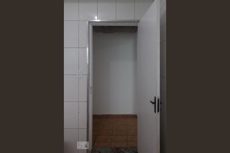 Casa à venda com 140m², 4 quartos e 2 vagasBanheiro 1