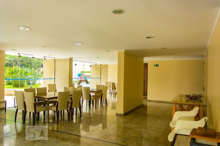 Apartamento à venda com 270m², 4 quartos e 3 vagas Apartamento à venda com 270m², 4 quartos e 3 vagasÁrea comum - Salão de festas