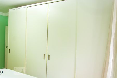 Apartamento à venda com 270m², 4 quartos e 3 vagas Apartamento à venda com 270m², 4 quartos e 3 vagasQuarto 1 - Armários