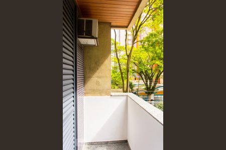 Apartamento à venda com 270m², 4 quartos e 3 vagas Apartamento à venda com 270m², 4 quartos e 3 vagasVaranda do Quarto 3