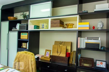 Apartamento à venda com 270m², 4 quartos e 3 vagas Apartamento à venda com 270m², 4 quartos e 3 vagasEscritório