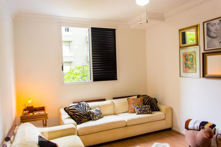 Apartamento à venda com 270m², 4 quartos e 3 vagas Apartamento à venda com 270m², 4 quartos e 3 vagasSala de TV