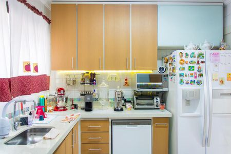 Apartamento à venda com 70m², 2 quartos e 2 vagas Apartamento à venda com 70m², 2 quartos e 2 vagasCozinha