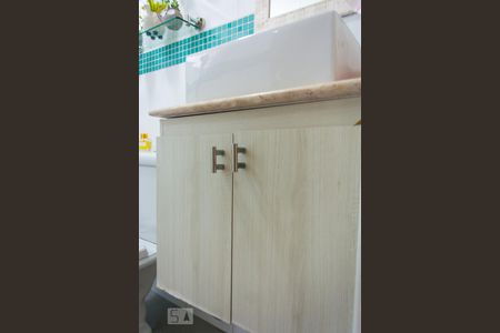 Apartamento à venda com 70m², 2 quartos e 2 vagas Apartamento à venda com 70m², 2 quartos e 2 vagasBanheiro Social