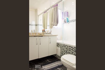 Apartamento à venda com 146m², 3 quartos e 2 vagas Apartamento à venda com 146m², 3 quartos e 2 vagasBanheiro do Quarto 1