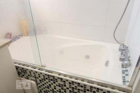 Apartamento à venda com 146m², 3 quartos e 2 vagas Apartamento à venda com 146m², 3 quartos e 2 vagasBanheiro do Quarto 1